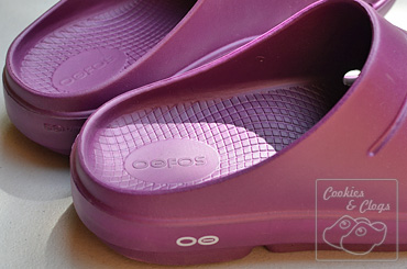 Oofos Cushioned Clogs and Thongs Flip-Flops