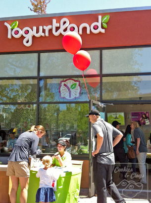 Yogurtland Burlingame Tallest Yogurt Event $1 California