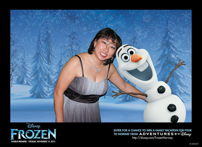 Walt Disney Frozen Red Carpet World Premiere - Me with Olaf #DisneyFrozenEvent