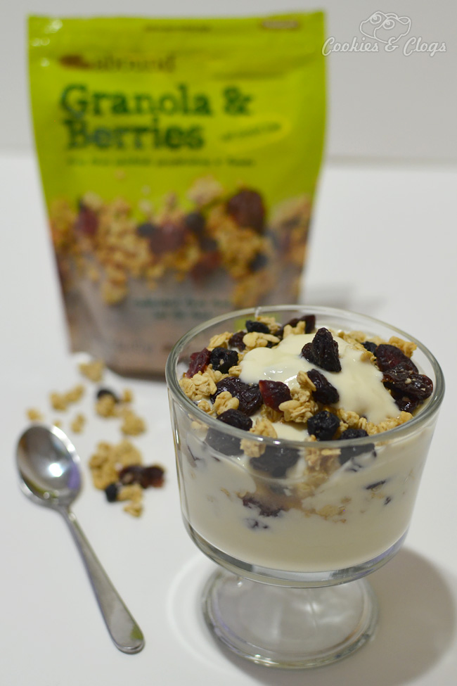 Healthy Snack Ideas – Parfait with CVS Gold Emblem Abound Granola & Berries #CVSAbound #Snackurday