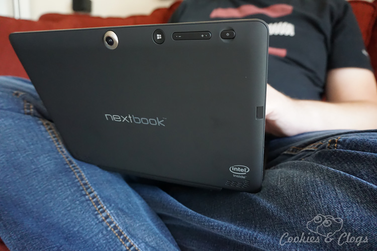 Technology | Mobile Devices | The new Nextbook 10.1" Quad Core Windows 2-in-1 Tablet with keyboard from Efun is a bargain. See who the Nextbook 10 is ideal for!