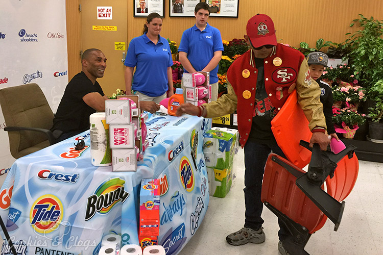 Sports | San Francisco Bay Area 49ers fans were able to meet Roger Craig thanks to Lucky supermarkets and P&G. See what the full promotion was and how you can take part.