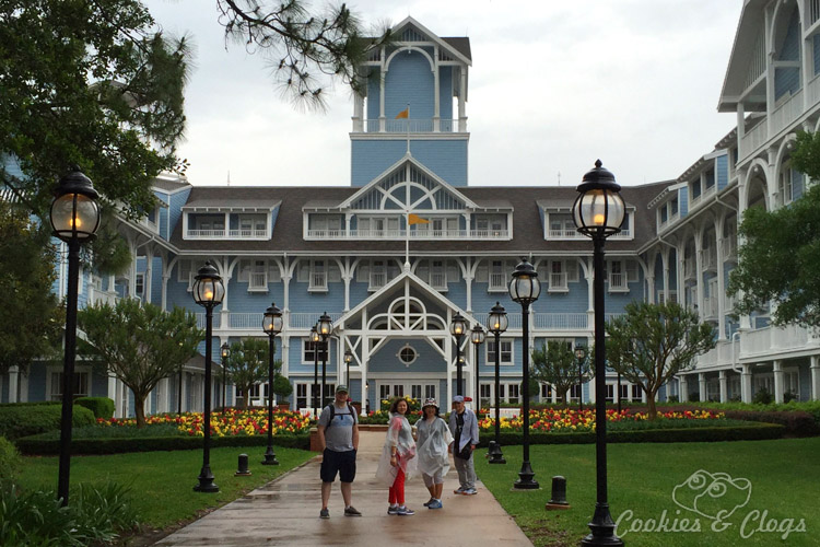 Travel | Blogging | Business | We're headed to Walt Disney World in Orlando, Florida again for the 2016 Disney Social Media Moms Celebration. Follow along with the latest announcements from #DisneySMMC 2016! Disney's Beach Club Resort in the rain.