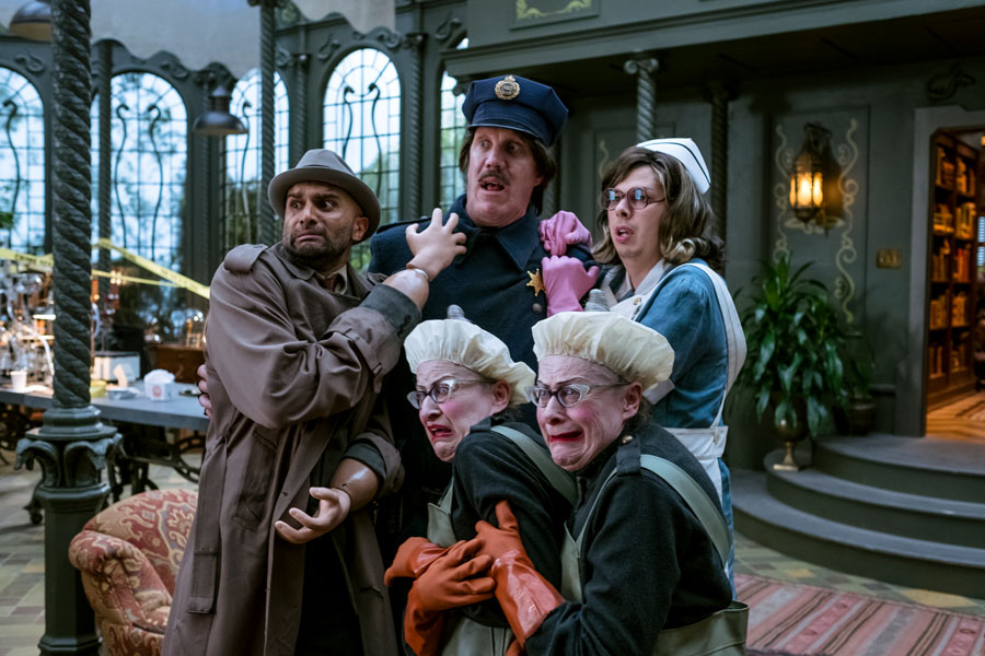Cookies & Clogs | Surprisingly, my teen and I enjoyed Lemony Snicket's A Series of Unfortunate Events on Netflix. It's quirky, odd, and strangely addicting!