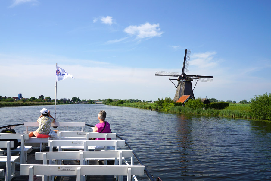 Cookies & Clogs | When visiting the Netherlands aka Holland, traditional Dutch windmills are a must-see. Kinderdijk is one of the best places to view these and with numerous photo opportunities. It is a UNESCO World Heritage site with 19 windmills.