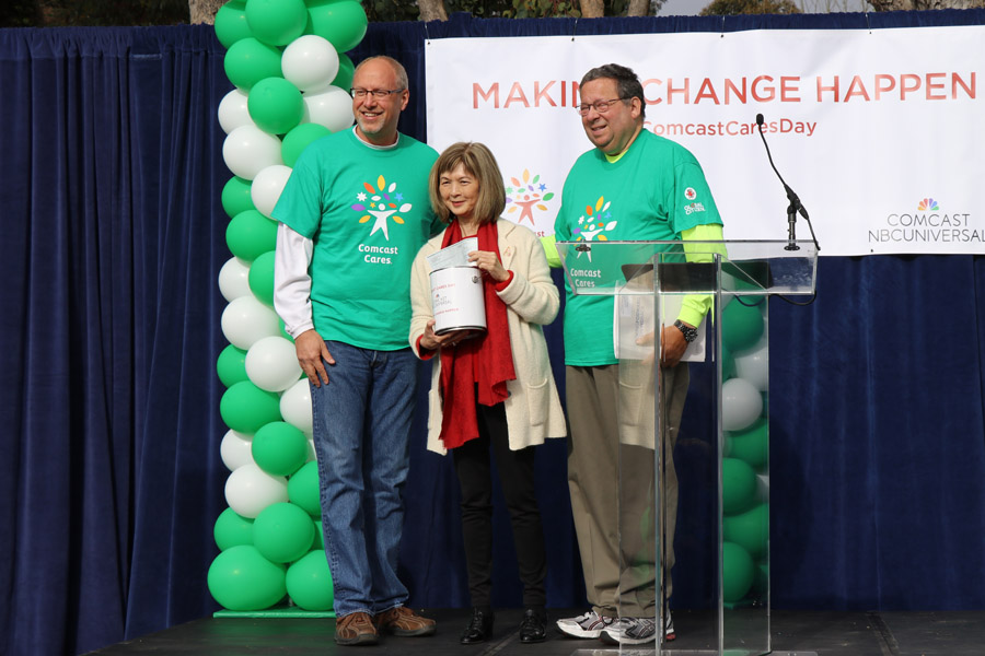Cookies & Clogs | 2017 Comcast Cares Day at Sutro Elementary in San Francisco, CA + interview with David L. Cohen. Local community project also brings attention to Asian Pacific American Heritage Month. APA Heritage grant