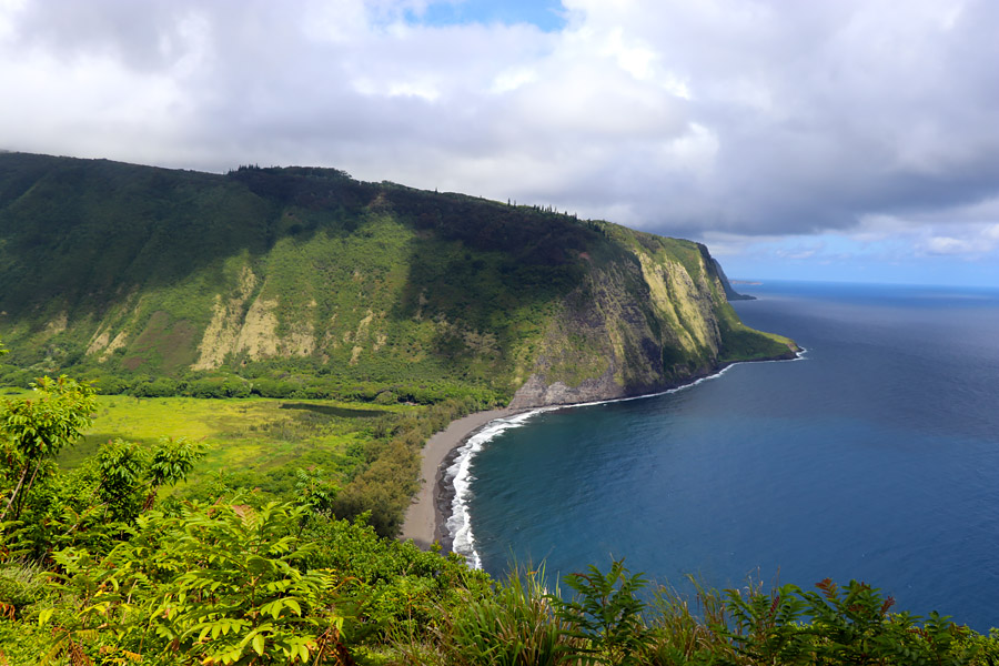 Things to do on the Big Island of Hawaii | Waipio Valley Lookout / Overlook