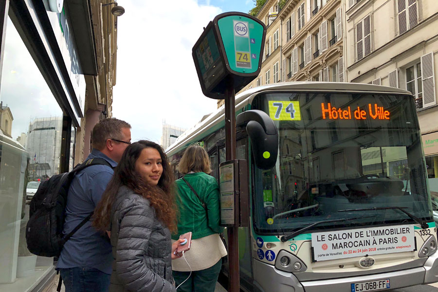 Paris Metro & Bus Public Transportation Guide: Taking the bus in Paris France