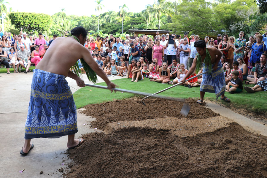 Smith Family Garden Luau / Hawaiian Luau in Kauai Hawaii imu ceremony