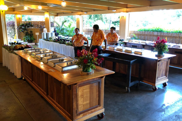 Smith Family Garden Luau / Hawaiian Luau in Kauai Hawaii buffet dinner