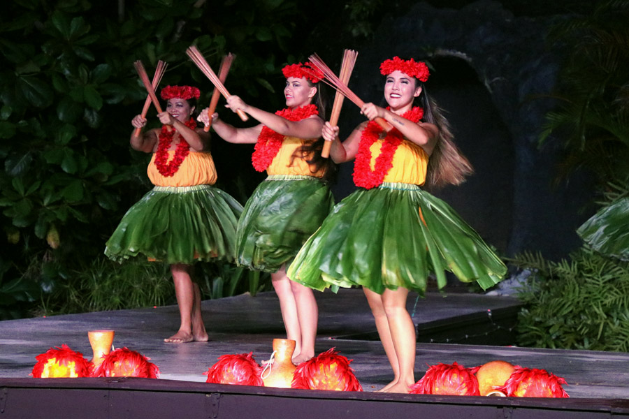 Smith Family Garden Luau / Hawaiian Luau in Kauai Hawaii Rhythm of Aloha hula show hawaiian hula